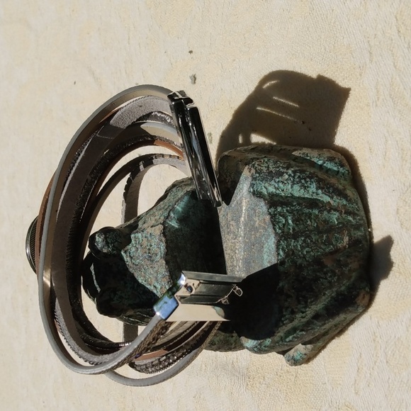 NWOT Multi strand Bracelet With Magnetic Closure In Silver Tones - Picture 4 of 6